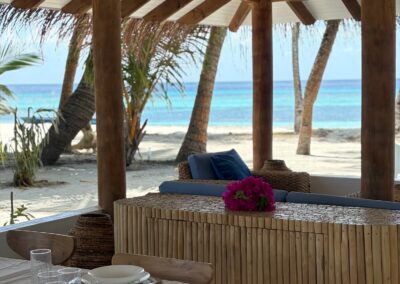 On the beach Maldives -On the Beach Hut, il ristorante